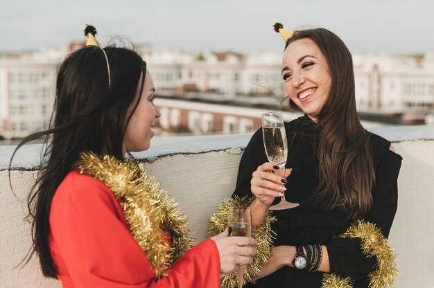 Reserve a Seine River Cruise with a Vintage 70s Playlist