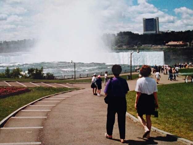 Snack Stops and Family Dining Options Near Niagara Falls