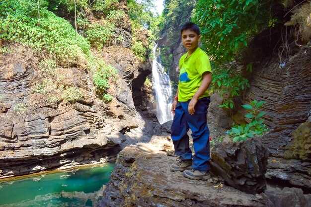 Adventure Activities: Best Rivers, Caves, and Jungle Trails Near Rio Dulce