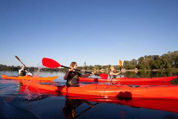 Night Kayak Tour of Historic Seville – Triana & La Cartuja on the Guadalquivir