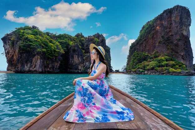 Phi Phi Island Tour: Best Day Trip from Phuket with Snorkeling and Beach Stops