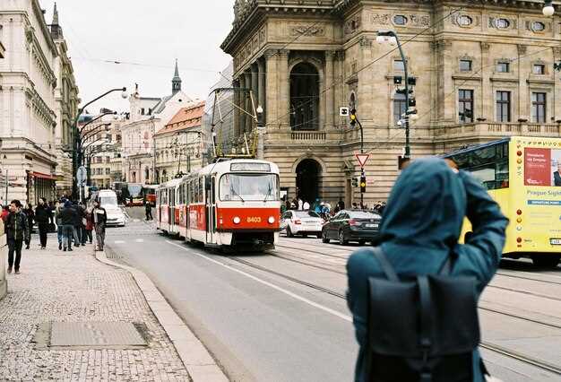Prague Canal Cruise & Hop-On Hop-Off Bus: 24 or 48 Hours of City Sights