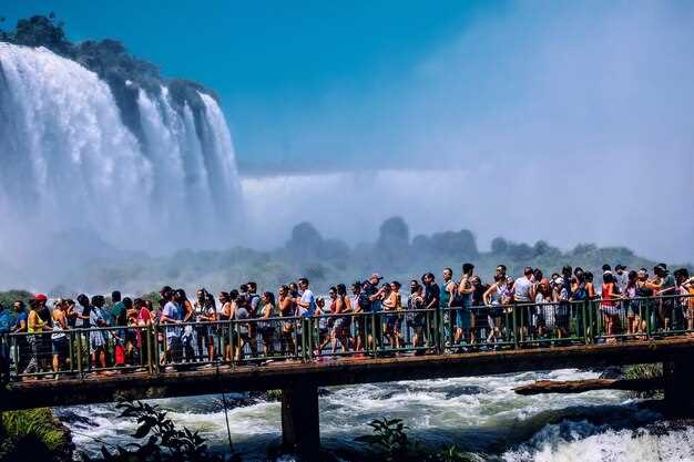 Private Full-Day Tour to Both Sides of Iguazu Falls in One Day