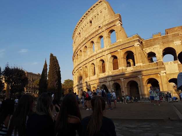 Privileged Entrance Colosseum Tour with Roman Forum &amp