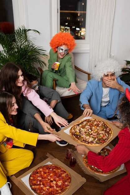 Rome Halloween Pub Crawl with Open Bar and Pizza - Nightlife Tour