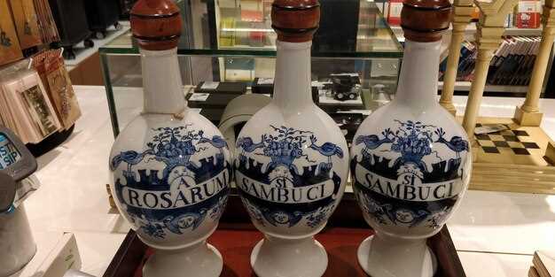 Royal Delft Delft Blue Factory and Museum: Delftware History, Craft, and Collection