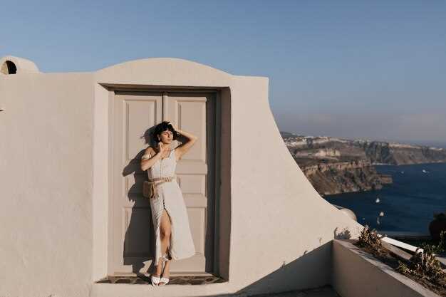 Must-Do Onshore Activities Near the Port: Beaches, Caldera Views, and Local Markets