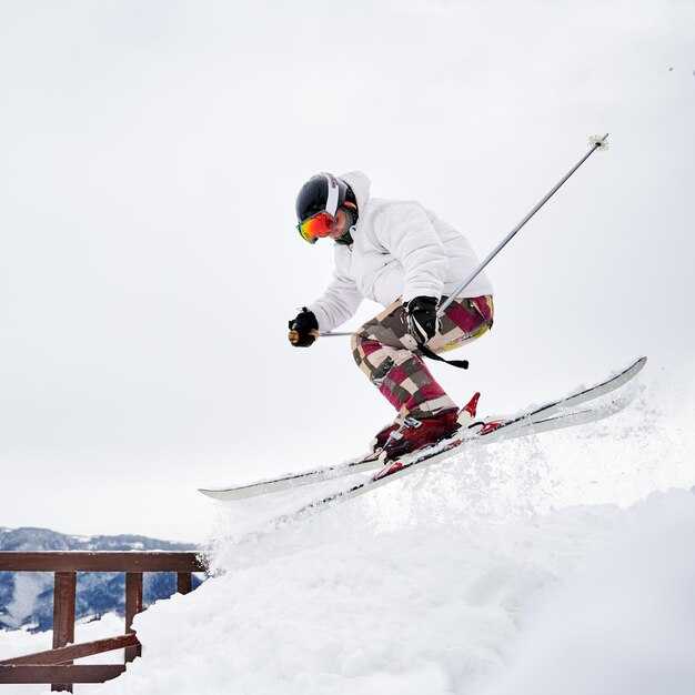 Best season, snow, and trail conditions for Alberta Nordic skiing