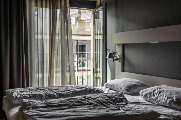 Spacious Double Ensuite Bedroom Near Cais das Pedras – Modern City Stay Spacious Double Ensuite Bedroom Near Cais das Pedras – Modern City Stay