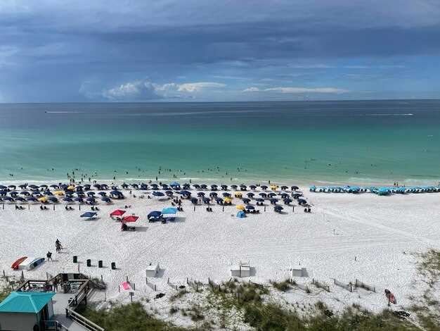 Family-friendly shores: calm waters, gentle slopes, and kid-safe amenities