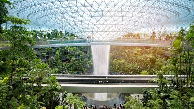 Den bästa guiden för att besöka Jewel Changi Airport, Singapore