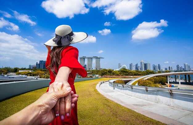 Naar het oosten en de kust toe groene gebieden: parken, tuinen en culturele buurten
