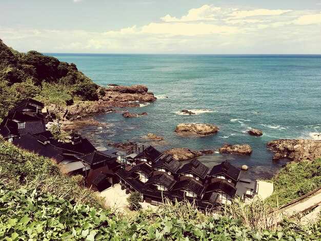 Where to Stay: Coastal Towns by Style and Budget