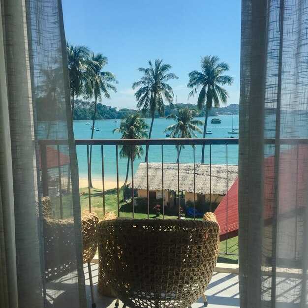 Booking Tips for 2025: Availability, Cancellations, and Peak Season