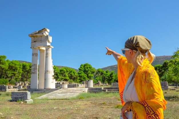Qué hacer en Corinto, Grecia: Lugares de interés, historia y consejos para viajar