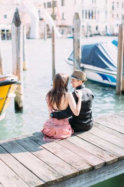 Secret canal strolls: where to find quiet, photogenic bridges