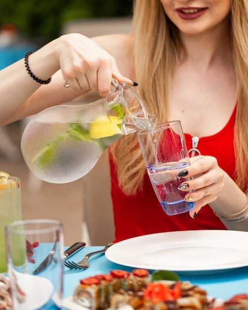 What’s Included: Lunch, Drinks, and Onboard Amenities