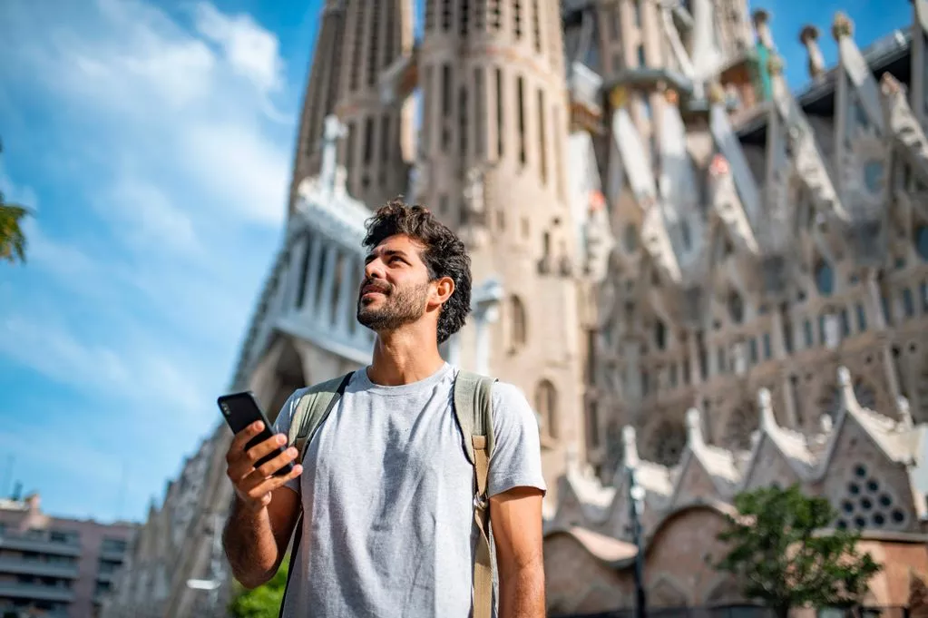 Identifying Risks in Well-Known Tourist Spots
