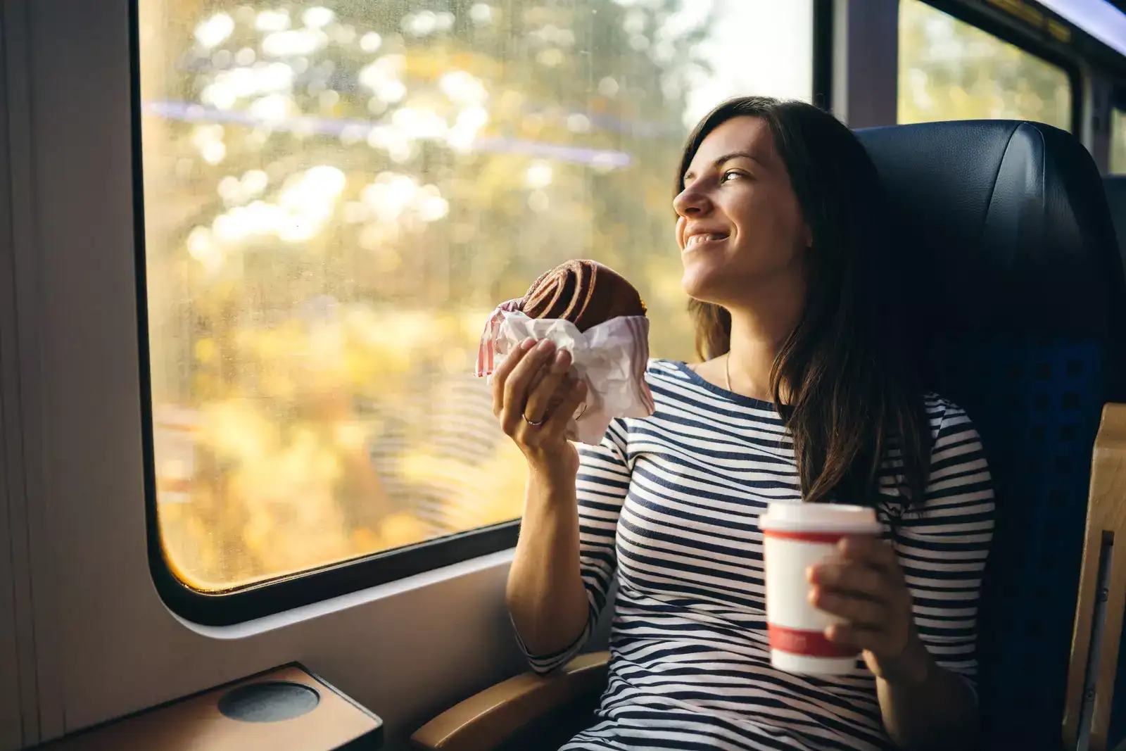ixigo Partners with Zoop for Successful Meal Deliveries on Indian Trains
