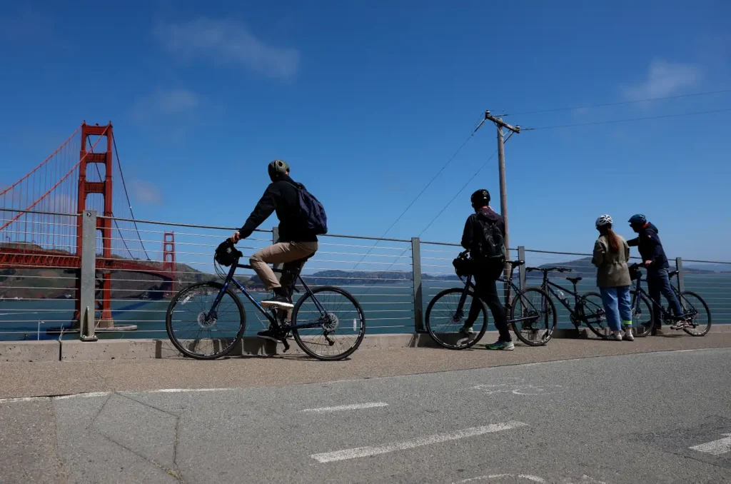 Overcoming Challenges in American Tourism for 2025