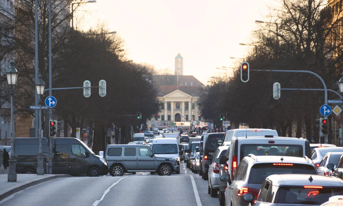 Travel Smart This Memorial Day: Tips to Dodge Traffic