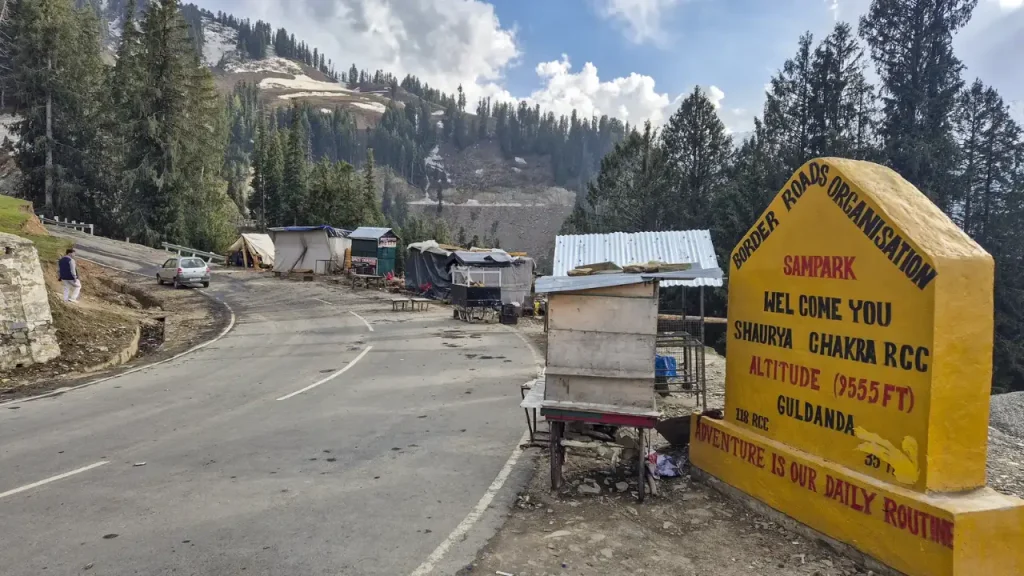 Tourism in Kashmir Begins to Thrive Again After Pahalgam Attack