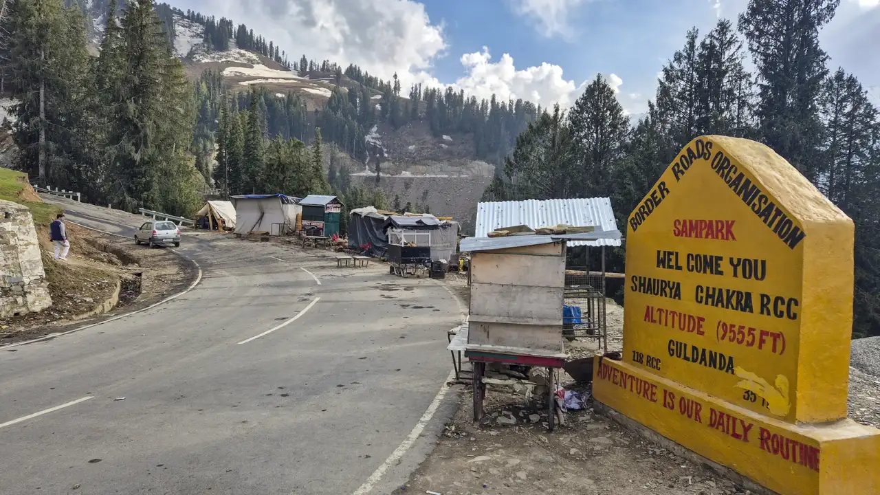 Tourism in Kashmir Begins to Thrive Again After Pahalgam Attack