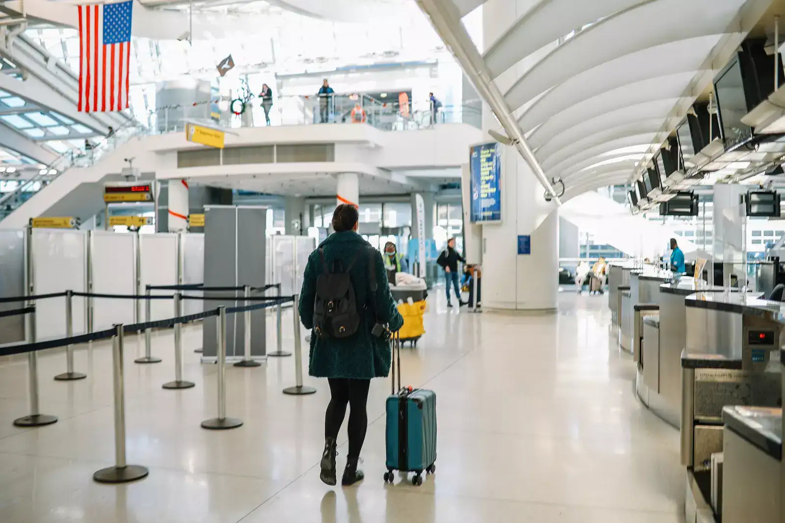 Hesitance Among Travelers: Americans Delay Summer Bookings in Search of Bargains