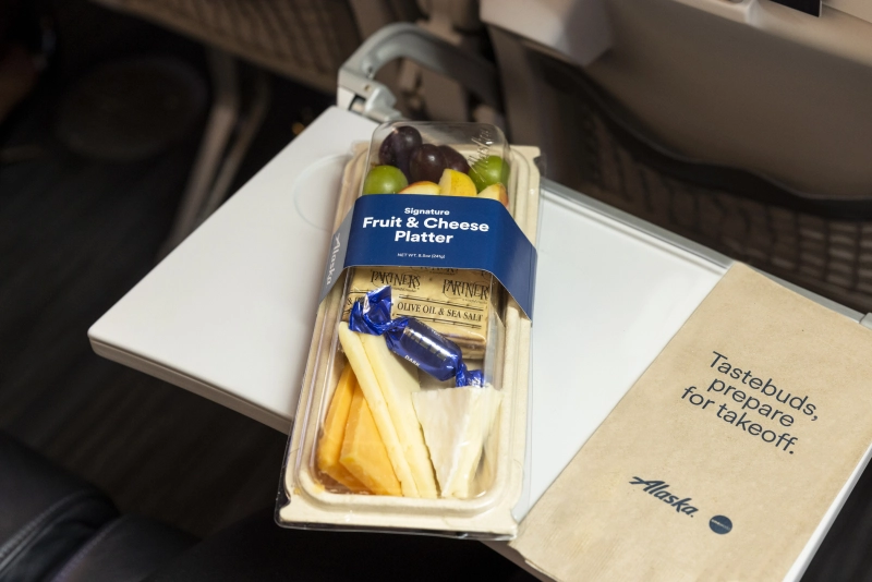 Alaska Airlines Enhances In-Flight Meal Options for Short-Haul Travelers