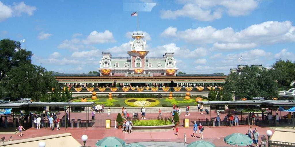 Orlando Tourists Beware: New Scam Targets Visitors in the City