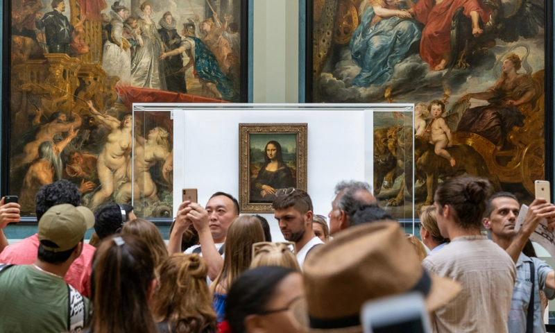 Navigating the Challenge of Overcrowding in Tourism