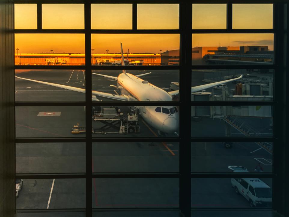 Seamless Travel: Booking Airport Parking and Lounges Ahead of Your Getaway