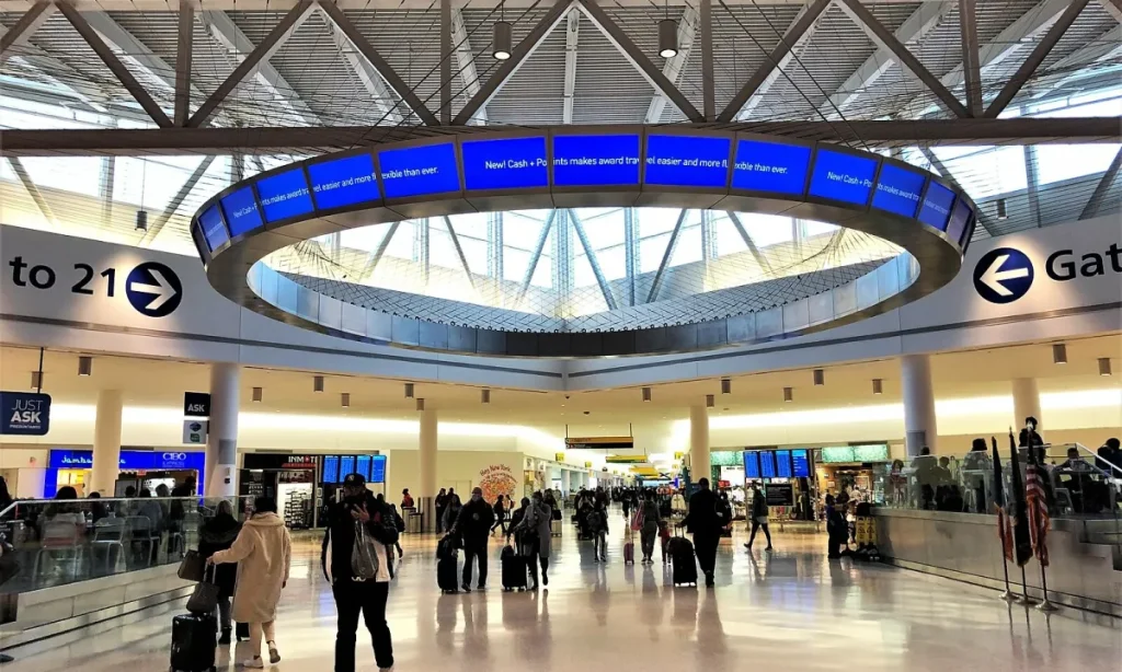 Expert Tips to Tackle Summer Travel Delays for a Seamless Experience
