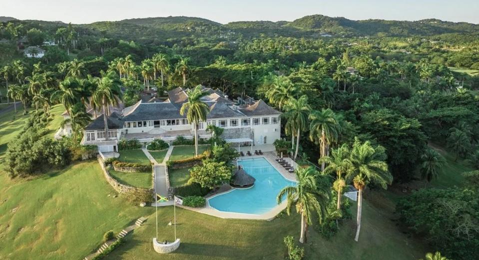 Discover the Luxurious Charms of Jamaica’s Exclusive Escapes