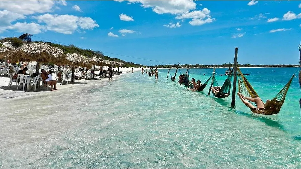 Rising Travel Trends: Argentines Opt for Abroad Over Inbound Tourism