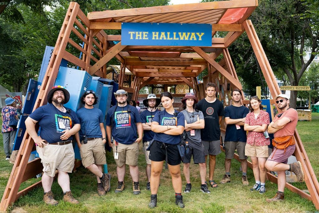 The Hallway: A Conceptual Structure Promoting Understanding Among Generations