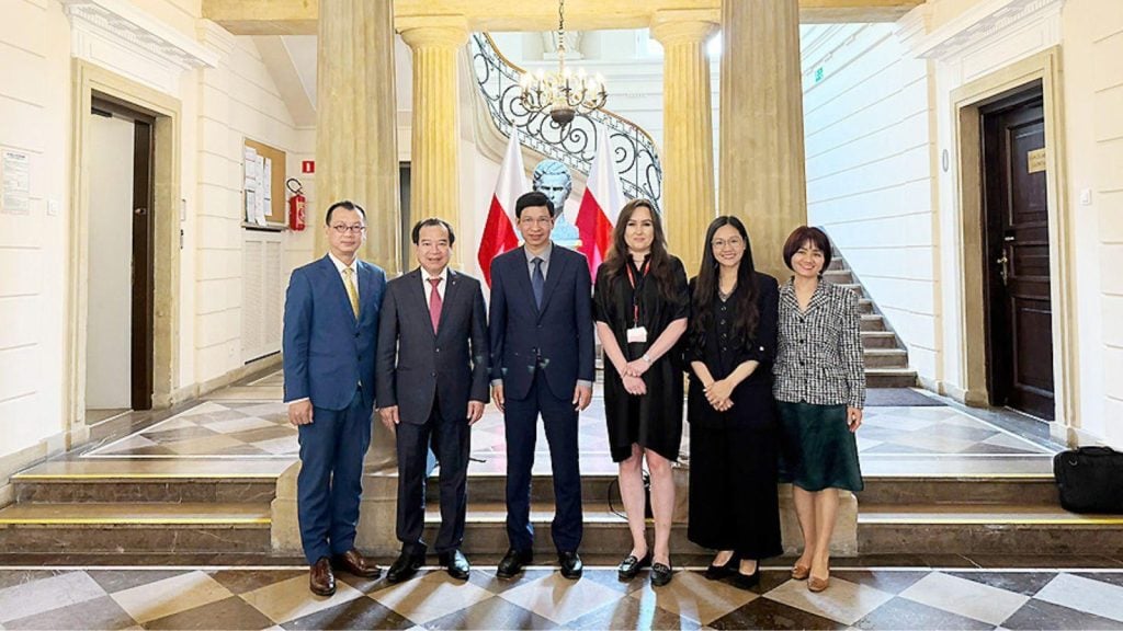 Strengthening Tourism and Sports Relations between Vietnam and Poland