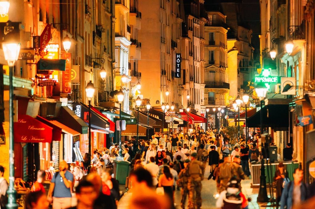 Overcrowded City of Paris: What Tourists Need to Know