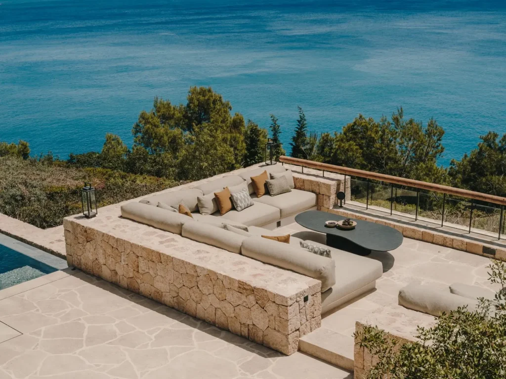 Luxurious Full-Service Villas for Unique Experiences in Tourism
