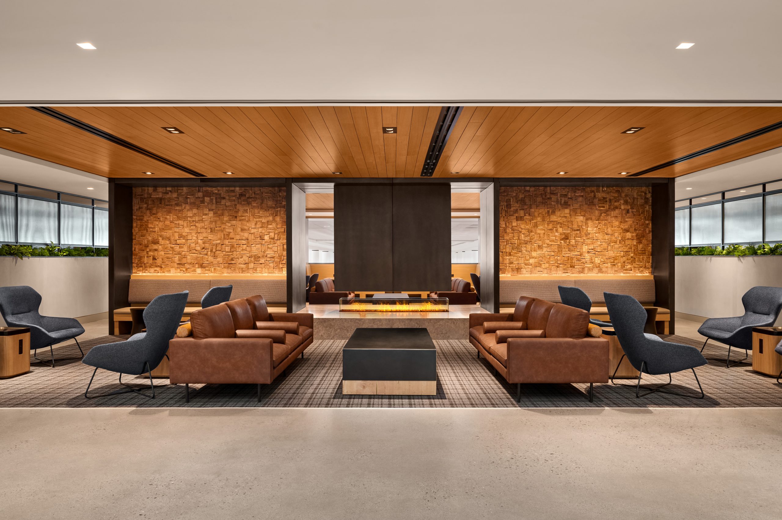 United Airlines Unveils New Lounge at Denver Airport, Enhancing Travel Comfort