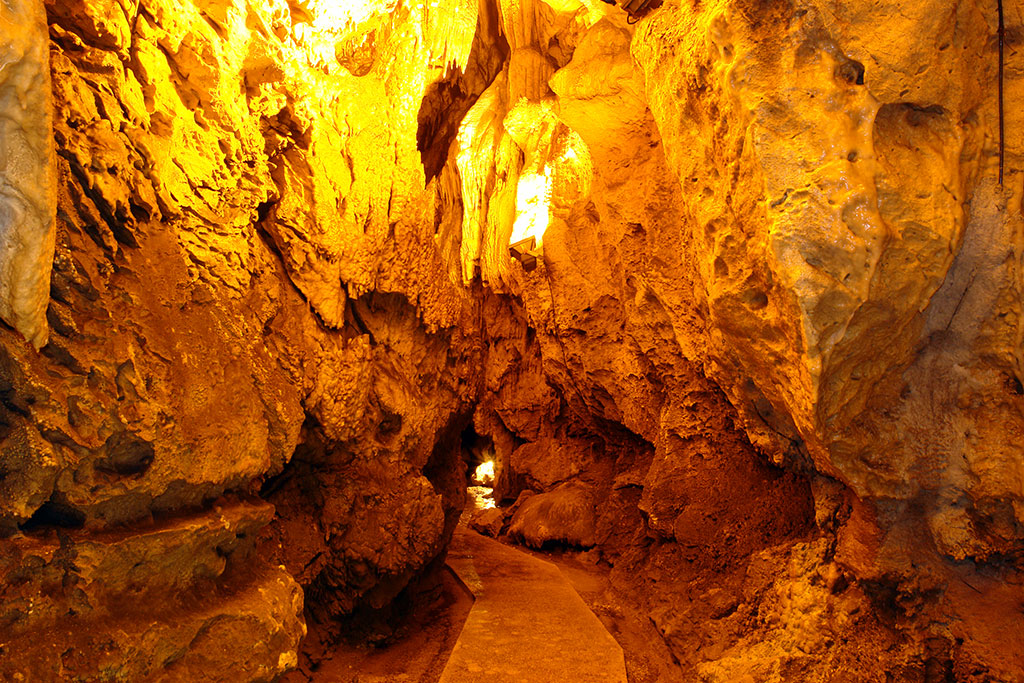 Exploring the Mysteries of Zindan Cave in Turkey