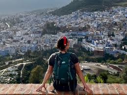 Connecting Genuinely While Traveling Solo: Tips for Safe Social Interactions