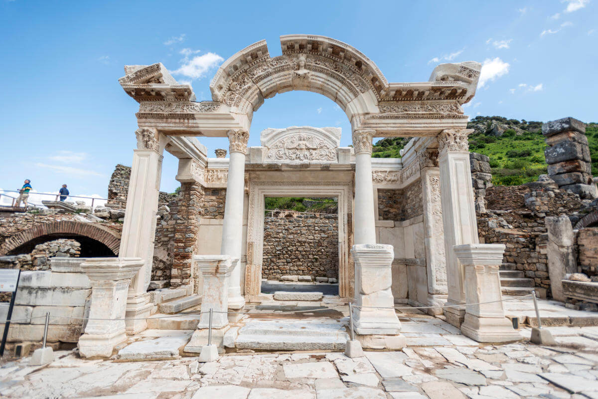 Discover the Routes and Travel Tips for an Unforgettable Journey from Istanbul to Ephesus