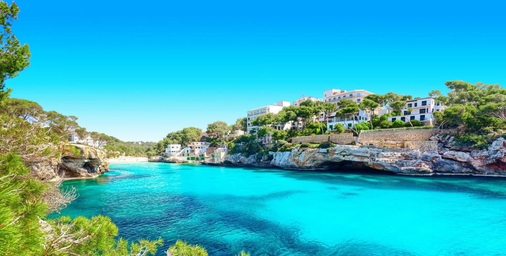 Navigating Majorca: How to Avoid Tourist Traps and Enhance Your Experience