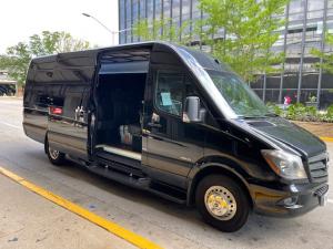 Chief Chicago Limo Enhances Premium Service for Travelers at O’Hare