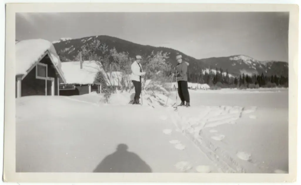 Exploring the Historic Social Life and Traditions of Rainbow Lodge in the Mid-20th Century