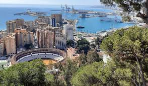 Malaga’s Tourist Rental Moratorium: Impact on Holiday Homeowners and Tourism Economy
