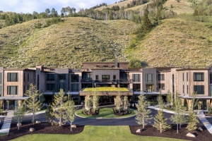 Explore The Sylvan Lodge in Jackson Hole – A Luxurious Hideaway with Scenic Outdoor Activities