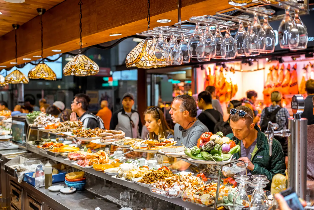 How Changing Travel and Dining Patterns in Spain Are Influencing Tourism in 2025