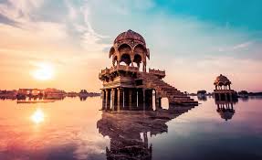 Scopri Tour in India Su Misura per Viaggiatori Malesi, Inclusi i Punti Salienti del Kerala, del Kashmir e del Rajasthan